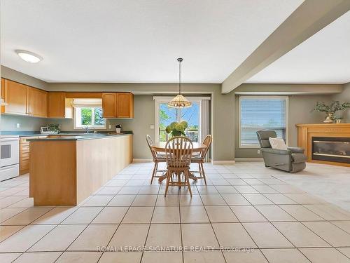 227 Farley Dr, Guelph, ON - Indoor Photo Showing Kitchen