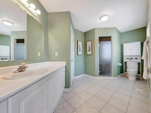 227 Farley Dr, Guelph, ON - Indoor Photo Showing Bathroom