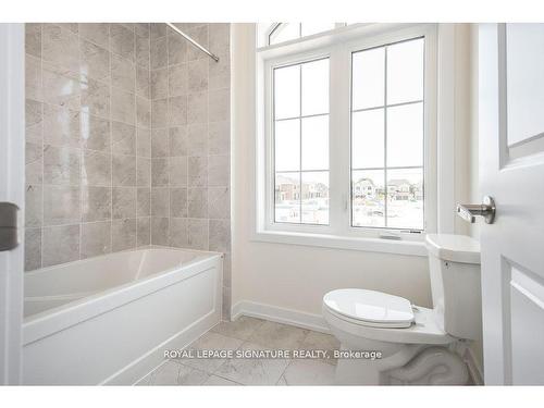 88 Garland Ave, Cambridge, ON - Indoor Photo Showing Bathroom