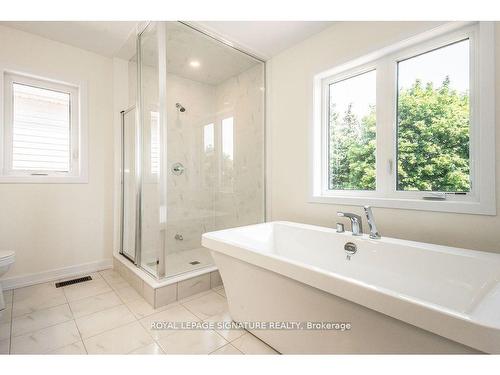 88 Garland Ave, Cambridge, ON - Indoor Photo Showing Bathroom