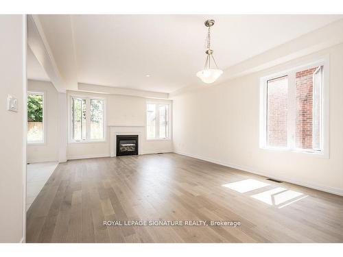 88 Garland Ave, Cambridge, ON - Indoor Photo Showing Living Room With Fireplace