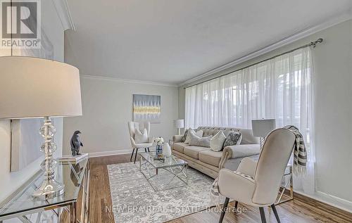 7 Greening Crescent, Toronto, ON - Indoor Photo Showing Living Room