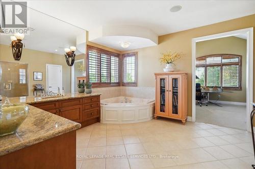 559 Golfview Court, Oakville (Glen Abbey), ON - Indoor Photo Showing Bathroom