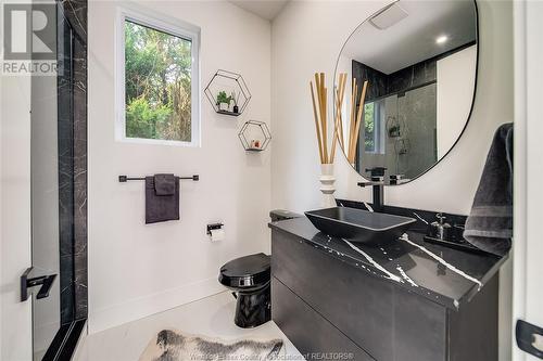 8425 Malden Road, Lasalle, ON - Indoor Photo Showing Bathroom