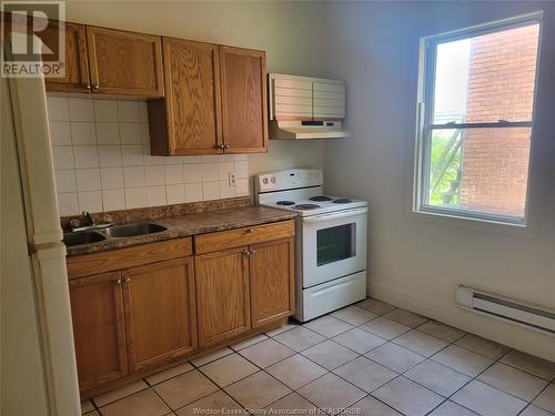 821 Bruce Unit# 1, Windsor, ON - Indoor Photo Showing Kitchen With Double Sink