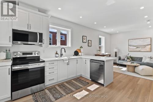 44 Colborne Street E, Oshawa (O'Neill), ON - Indoor Photo Showing Kitchen