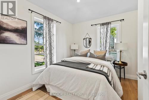 44 Colborne Street E, Oshawa (O'Neill), ON - Indoor Photo Showing Bedroom