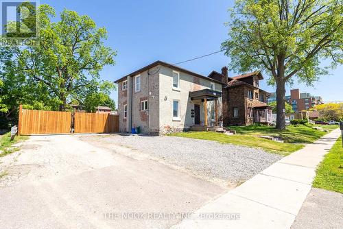 44 Colborne Street E, Oshawa (O'Neill), ON - Outdoor