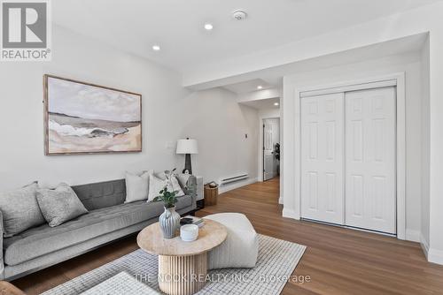 44 Colborne Street E, Oshawa (O'Neill), ON - Indoor Photo Showing Living Room