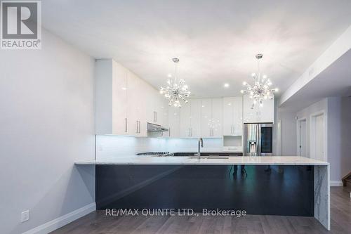 30 Stinson Avenue, Belleville, ON - Indoor Photo Showing Kitchen With Upgraded Kitchen