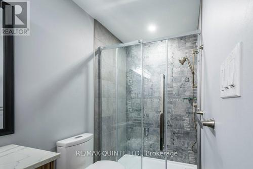 30 Stinson Avenue, Belleville, ON - Indoor Photo Showing Bathroom