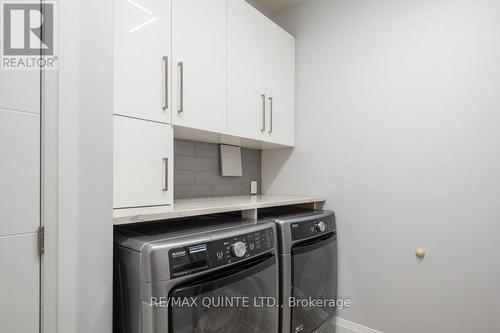 30 Stinson Avenue, Belleville, ON - Indoor Photo Showing Laundry Room