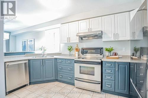 129 Russell Street, Halton Hills (Georgetown), ON - Indoor Photo Showing Kitchen