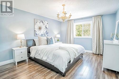 129 Russell Street, Halton Hills (Georgetown), ON - Indoor Photo Showing Bedroom