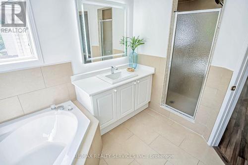 129 Russell Street, Halton Hills (Georgetown), ON - Indoor Photo Showing Bathroom