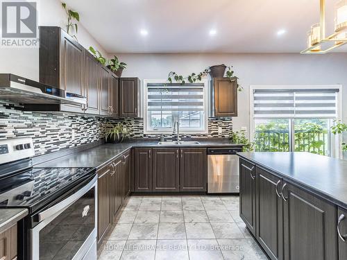 189 Werry Avenue, Southgate, ON - Indoor Photo Showing Kitchen With Double Sink With Upgraded Kitchen