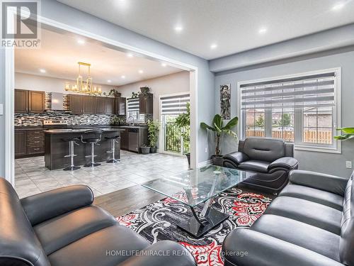 189 Werry Avenue, Southgate, ON - Indoor Photo Showing Living Room