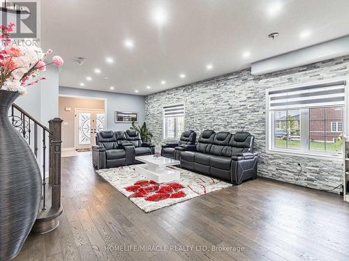 189 Werry Avenue, Southgate, ON - Indoor Photo Showing Living Room