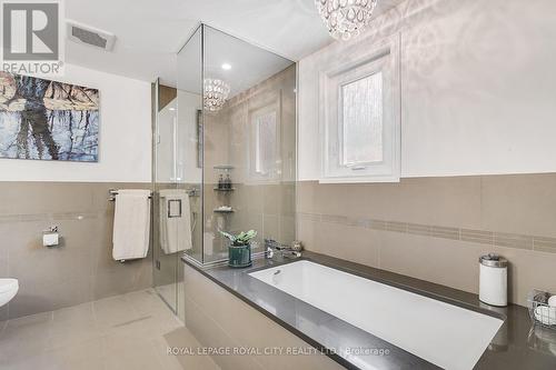 20 Wildan Drive, Hamilton, ON - Indoor Photo Showing Bathroom