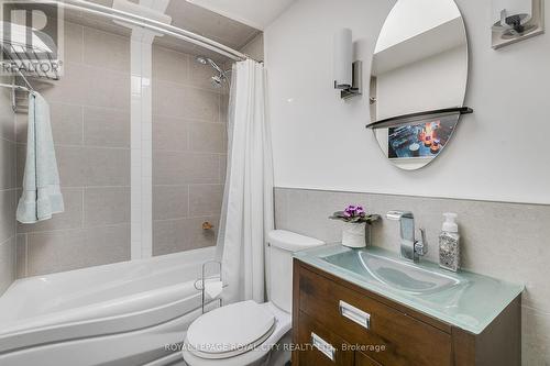 20 Wildan Drive, Hamilton, ON - Indoor Photo Showing Bathroom