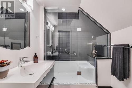 20 Wildan Drive, Hamilton, ON - Indoor Photo Showing Bathroom