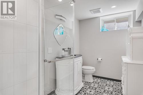 20 Wildan Drive, Hamilton, ON - Indoor Photo Showing Bathroom