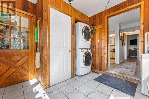 343101 15 Side Road, Amaranth, ON - Indoor Photo Showing Laundry Room