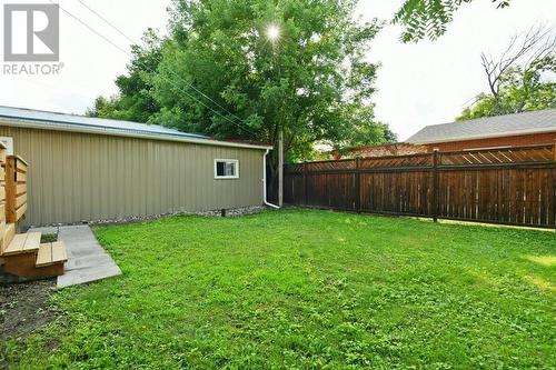 Nice sized back yard - 24 Munroe Avenue E, Renfrew, ON - Outdoor