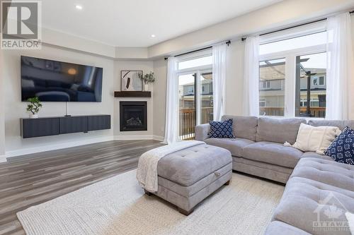 1555 Davenport Crescent, Kingston, ON - Indoor Photo Showing Living Room With Fireplace