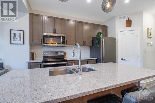 1555 Davenport Crescent, Kingston, ON - Indoor Photo Showing Kitchen With Double Sink With Upgraded Kitchen