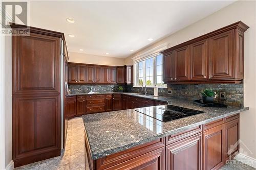 6373 Radisson Way, Ottawa, ON - Indoor Photo Showing Kitchen