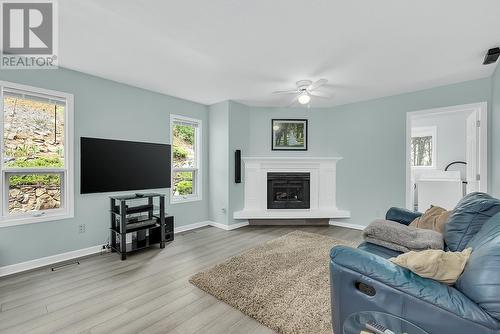 723 Cassiar Place, Kelowna, BC - Indoor Photo Showing Living Room With Fireplace