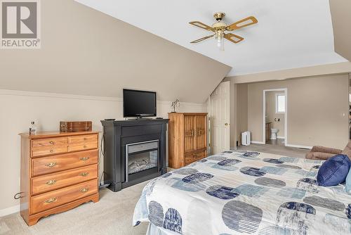 723 Cassiar Place, Kelowna, BC - Indoor Photo Showing Bedroom