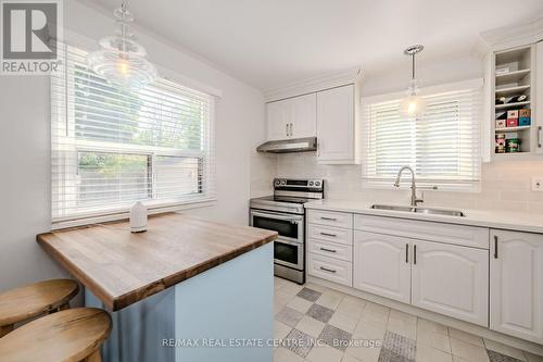 54 Maraboo Court, Brampton (Heart Lake West), ON - Indoor Photo Showing Kitchen With Double Sink