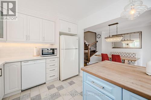 54 Maraboo Court, Brampton, ON - Indoor Photo Showing Kitchen