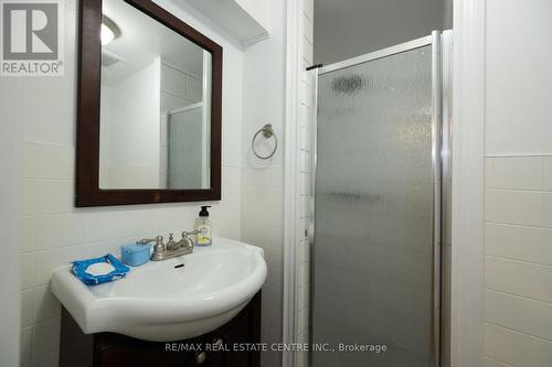 54 Maraboo Court, Brampton (Heart Lake West), ON - Indoor Photo Showing Bathroom