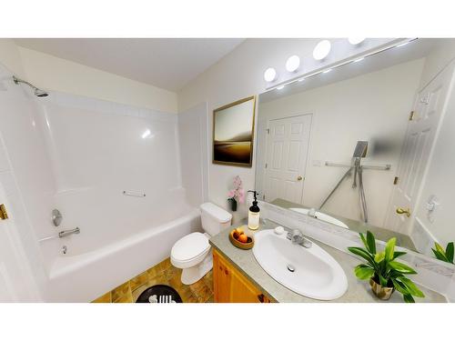 101 - 4835 Radium Boulevard, Radium Hot Springs, BC - Indoor Photo Showing Bathroom