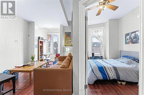 256 Gerrard Street E, Toronto, ON - Indoor Photo Showing Bedroom