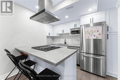 294 Gerrard Street E, Toronto, ON - Indoor Photo Showing Kitchen With Upgraded Kitchen