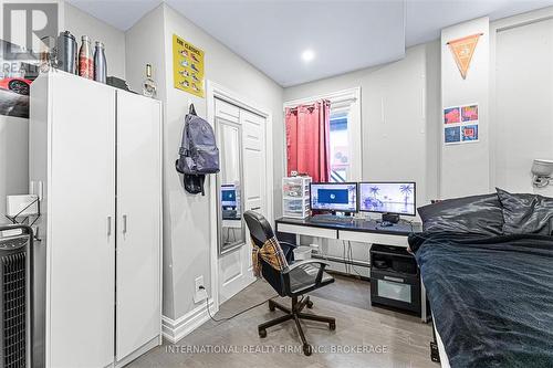 294 Gerrard Street E, Toronto, ON - Indoor Photo Showing Office