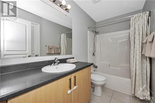 868 Kennacraig Private, Ottawa, ON - Indoor Photo Showing Bathroom