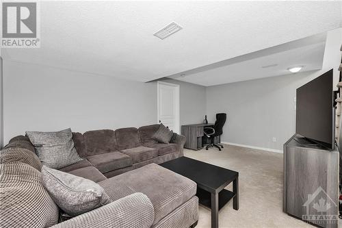 868 Kennacraig Private, Ottawa, ON - Indoor Photo Showing Living Room