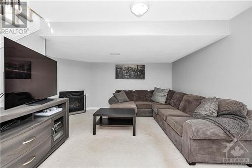 868 Kennacraig Private, Ottawa, ON - Indoor Photo Showing Living Room