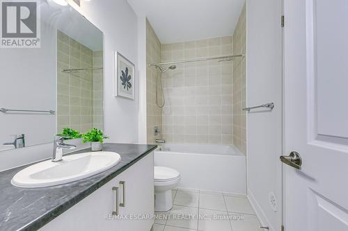 1488 Yellow Rose Circle, Oakville, ON - Indoor Photo Showing Bathroom