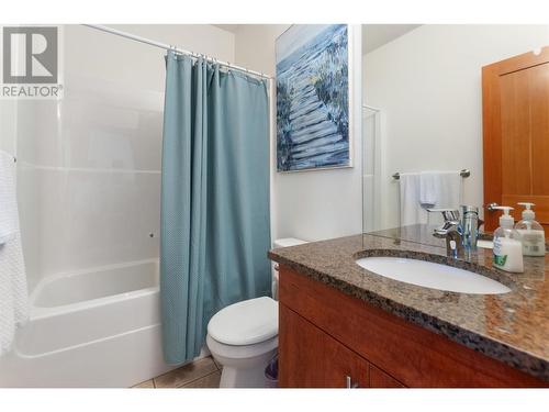 93 Winnipeg Street Unit# 204, Penticton, BC - Indoor Photo Showing Bathroom