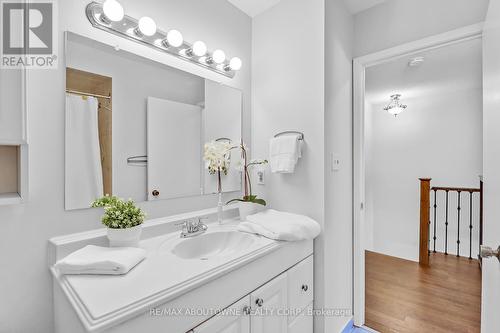 5 - 2651 Aquitaine Avenue, Mississauga, ON - Indoor Photo Showing Bathroom