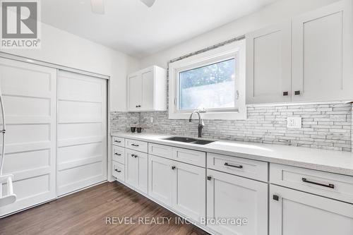 135 Centre Beach Road, Tiny, ON - Indoor Photo Showing Kitchen