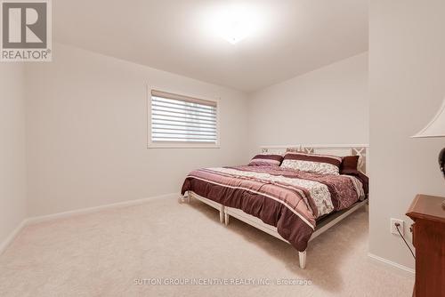 18 Valley Drive, Barrie (Sunnidale), ON - Indoor Photo Showing Bedroom