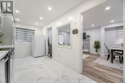 44 Abelard Avenue, Brampton (Fletcher'S West), ON - Indoor Photo Showing Laundry Room