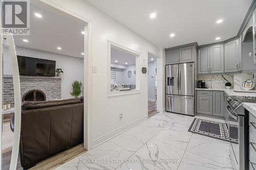 44 Abelard Avenue, Brampton (Fletcher'S West), ON - Indoor Photo Showing Kitchen